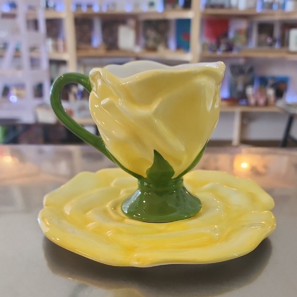 SALE ❤️ Yellow Floral Teacup and Saucer Set